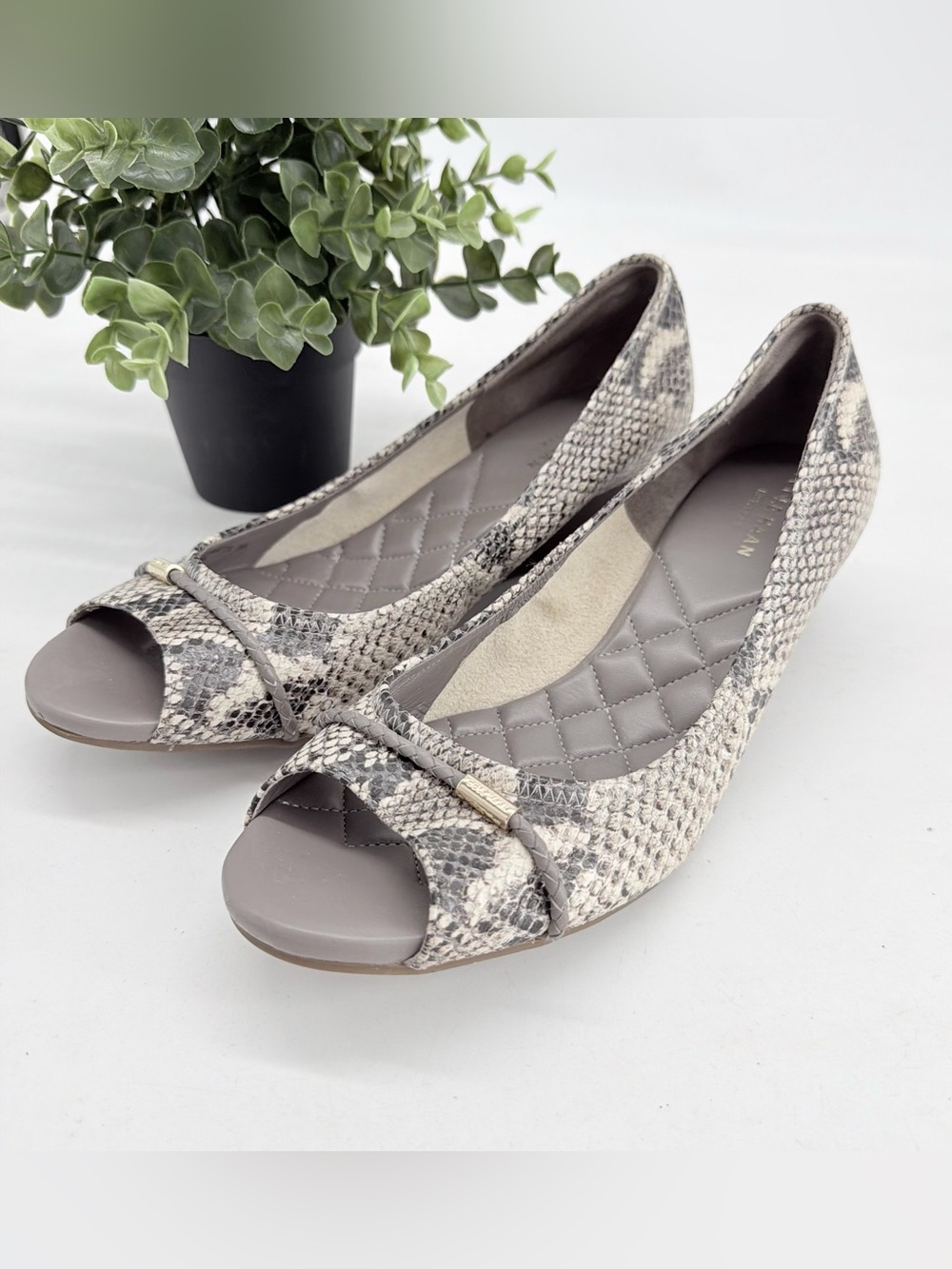 Cole Haan Snakeskin Leather Gray Taupe Open Toe Wedge Heel Pump Size 8 Cushioned